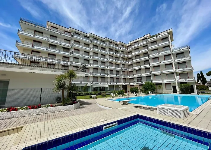 Apartman Flat With Shared Pool-beahost