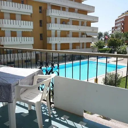 Apartment Excellent Flat With Ac, Shared Pool And Parking *