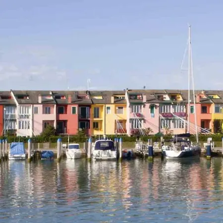 Apartment Excellent Flat With Ac, Shared Pool And Parking Porto Santa Margherita di Caorle